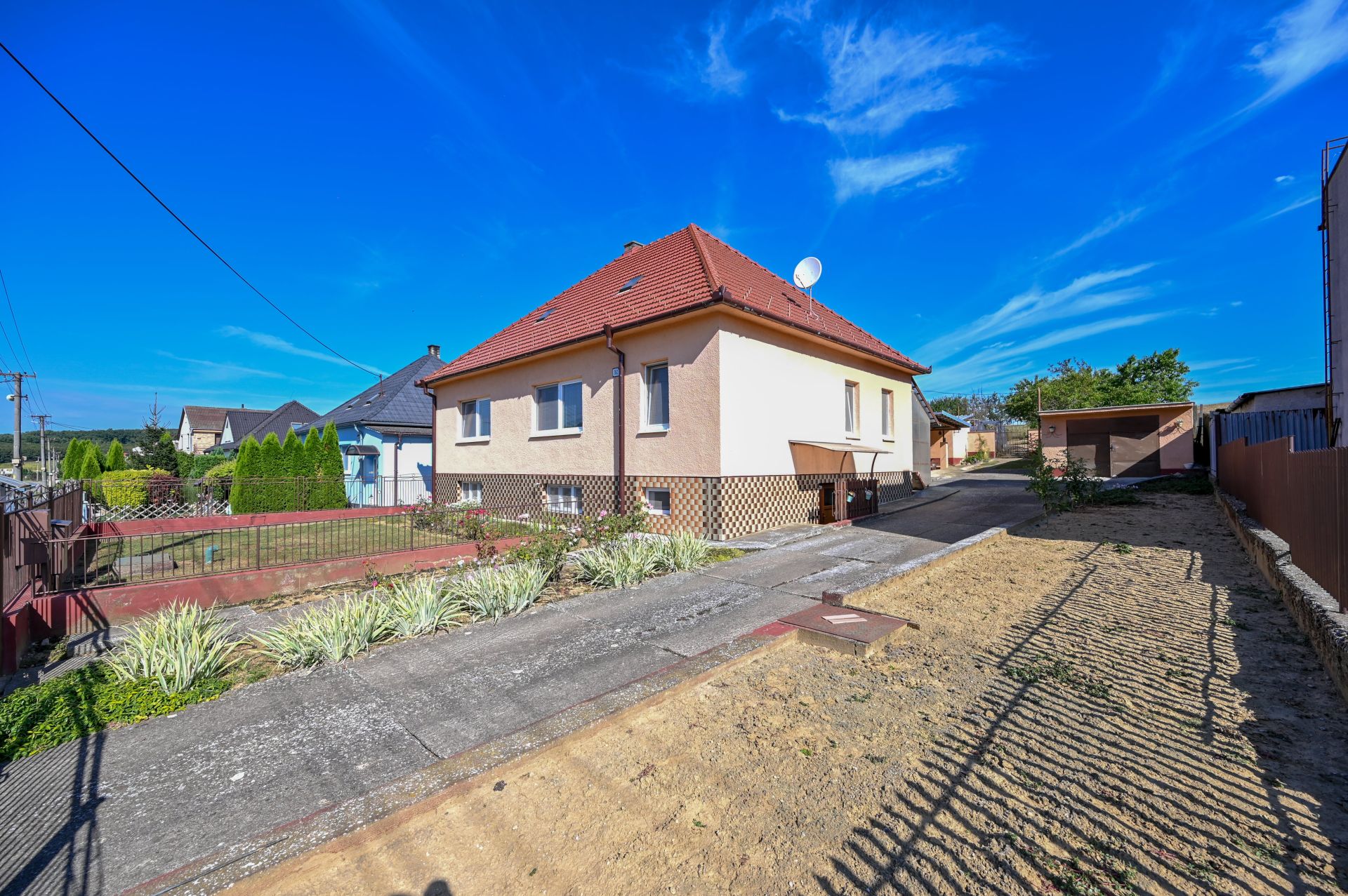 Rodinný dom Dolné Trhovište, pozemok 2878 m2