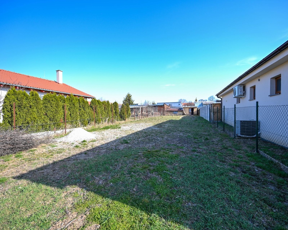 PREDAJ, stavebný pozemok 428 m², Ružindol, Trnava